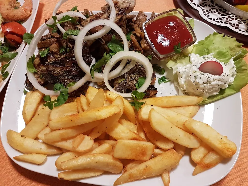 John Sabala_Griechisches Restaurant 