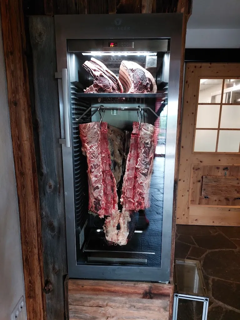 Veronika Casagrande_Schlitte Hitte_Ofterschwang_review