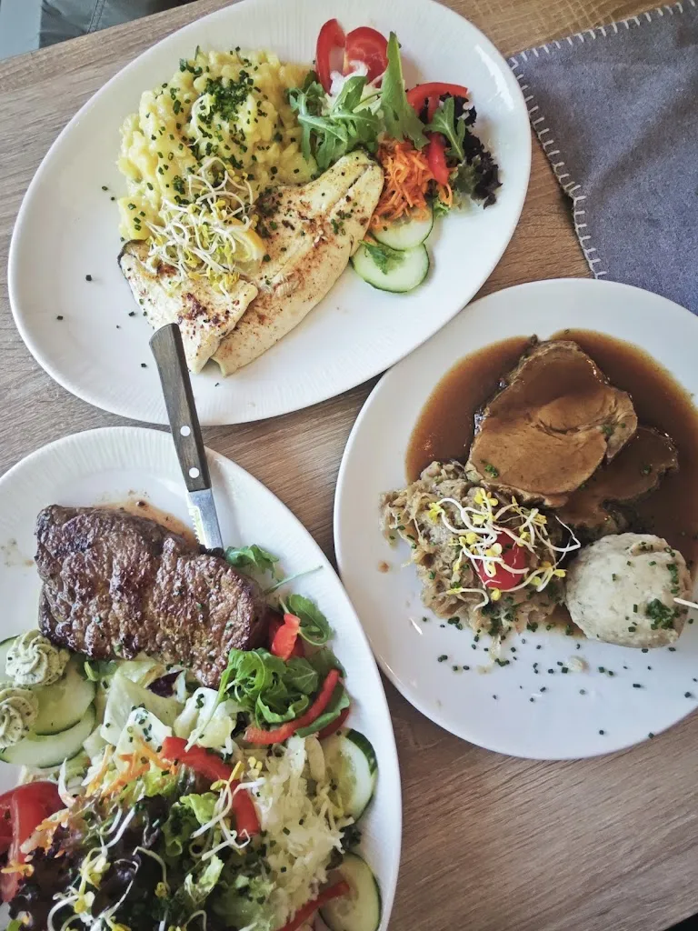 Samuel Shing Yat Tam_Ludwigs Stüberl_Schwangau_review