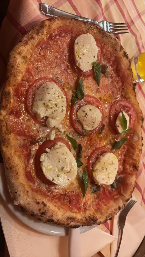 Emilia Maja Hanzely_Ristorante-Pizzeria Cortina_Ofterschwang_review