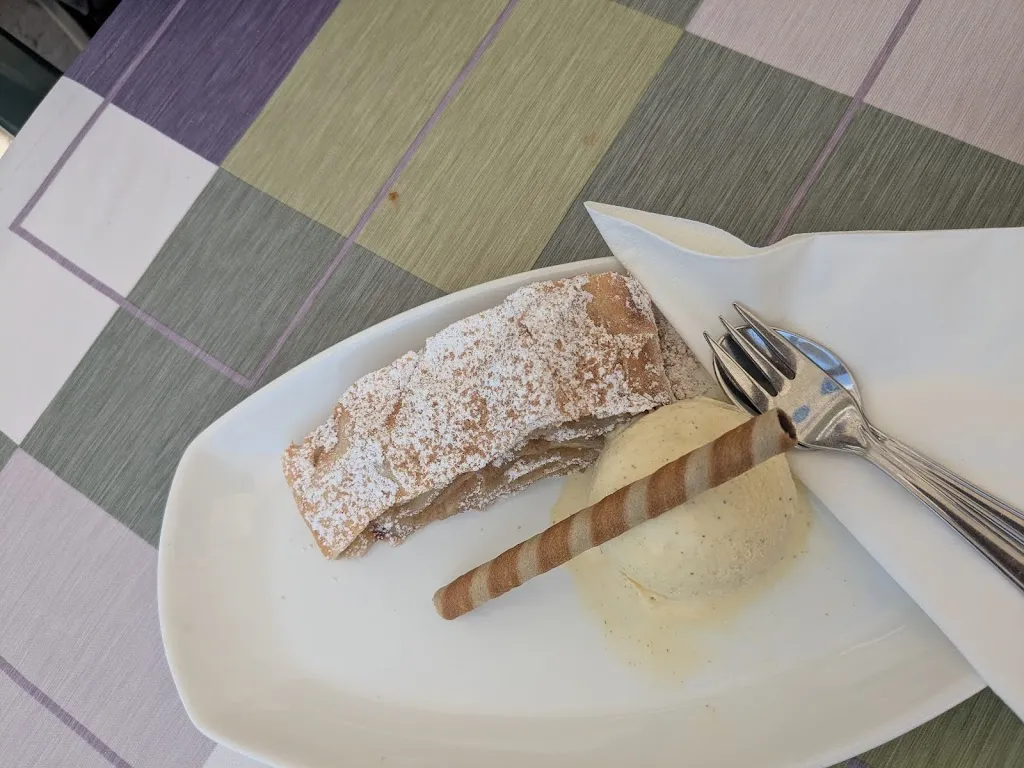 Eitan Yellin_Neuschwanstein Castle Restaurant GmbH & Co. KG_Schwangau_review