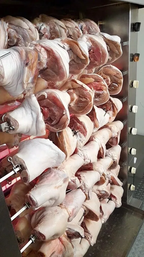 Haxen und Hendl an der B12 by Metzgerei Fastner_Hinterschmiding_slider_image_2