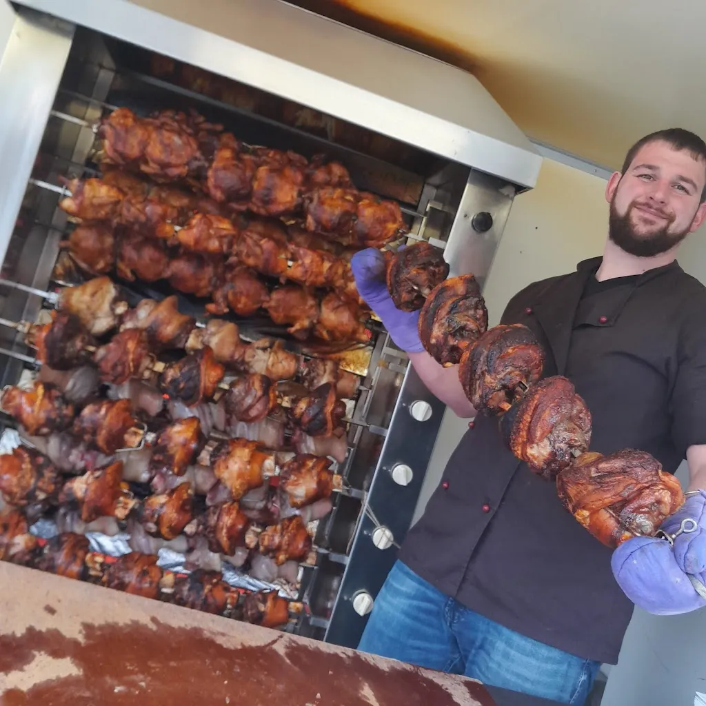 Haxen und Hendl an der B12 by Metzgerei Fastner_Hinterschmiding_slider_image_3