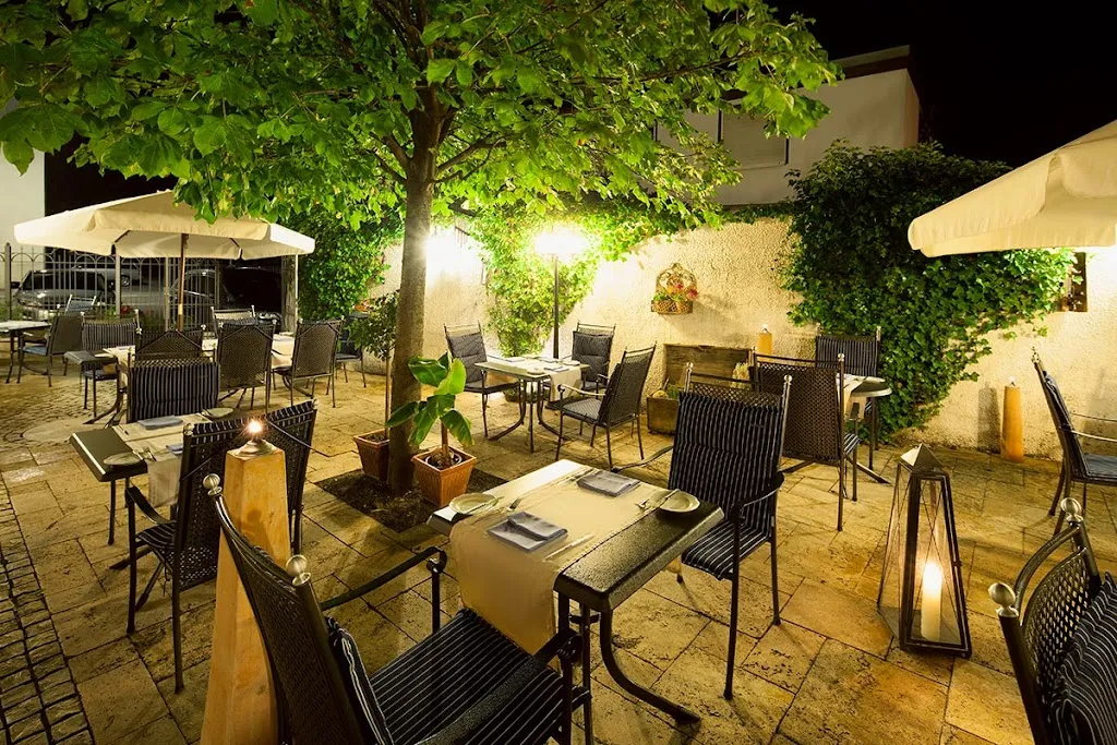 Zur Glocke Hotel_Höchstädt_slider_image_3