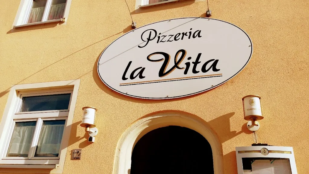 Pizzeria-Ristorante La Vita restaurant in Höchstädt