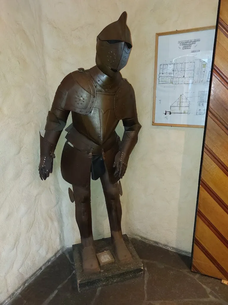 Anna-Katharina Wist_Zwinger Gewölbekeller_Hilpoltstein_review