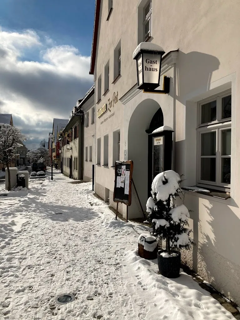 Hotel zum schwarzen Roß und Gutmann Zur Post restaurant in Hilpoltstein