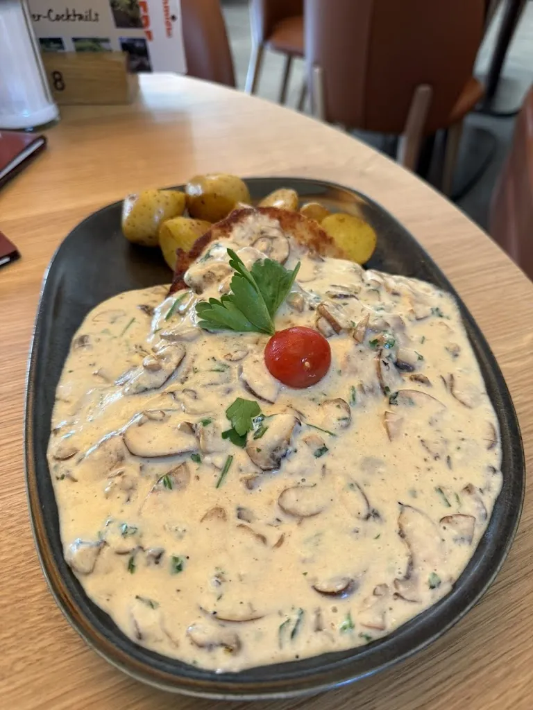 Aleksandar Krpic_Bäckerei Schmidt_Hilpoltstein_avis