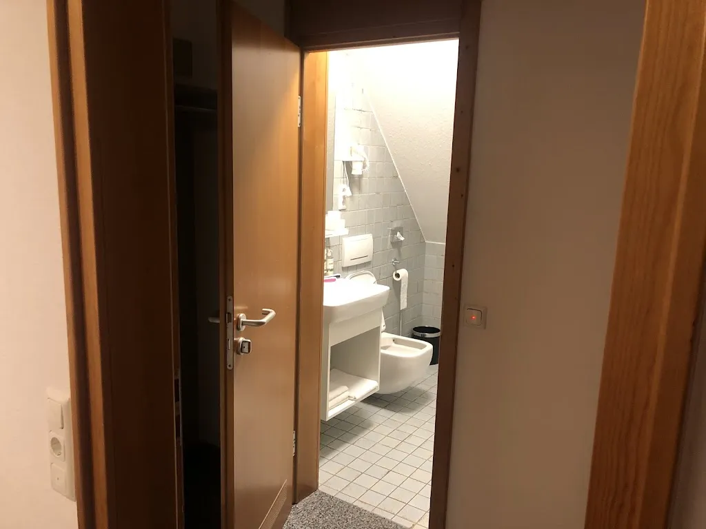 Chris White_Zum LAMM Hotel - Restaurant_Höchberg_review