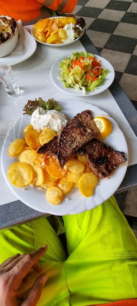 László Csere_Griechisches Restaurant Mainland_Höchberg_review