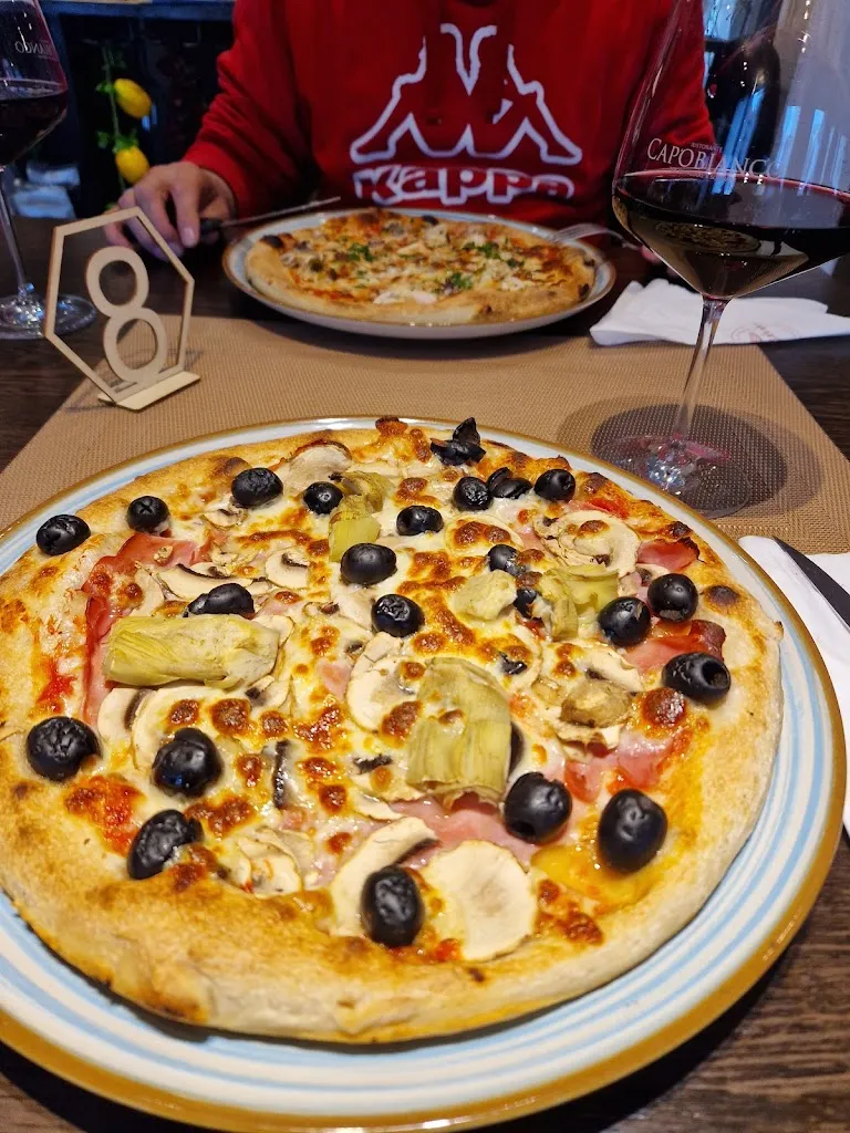 Elena Block_Pizzeria Azzuri_Albstadt_review