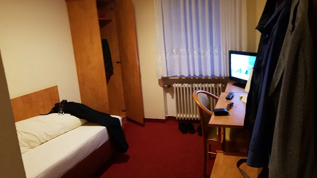 Waldgasthof-Hotel Föhren-Hof restaurant in Heroldsberg