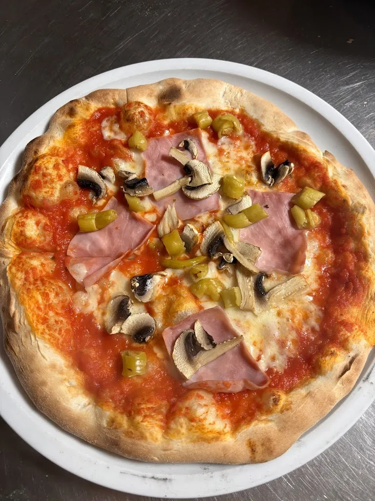 Ristorante Pizzeria La Dolce Vita_Heroldsberg_slider_image_3