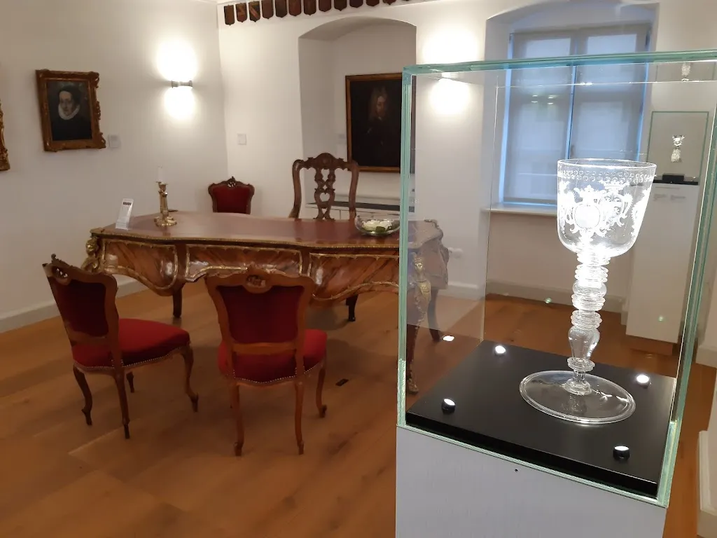 US vW_Heroldsberg Weißes Schloss_Heroldsberg_review