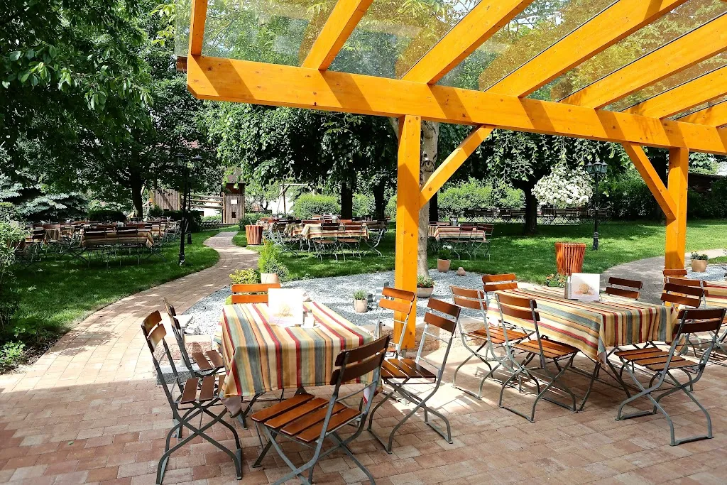 Schloss Oedenberg restaurant in Pegnitz