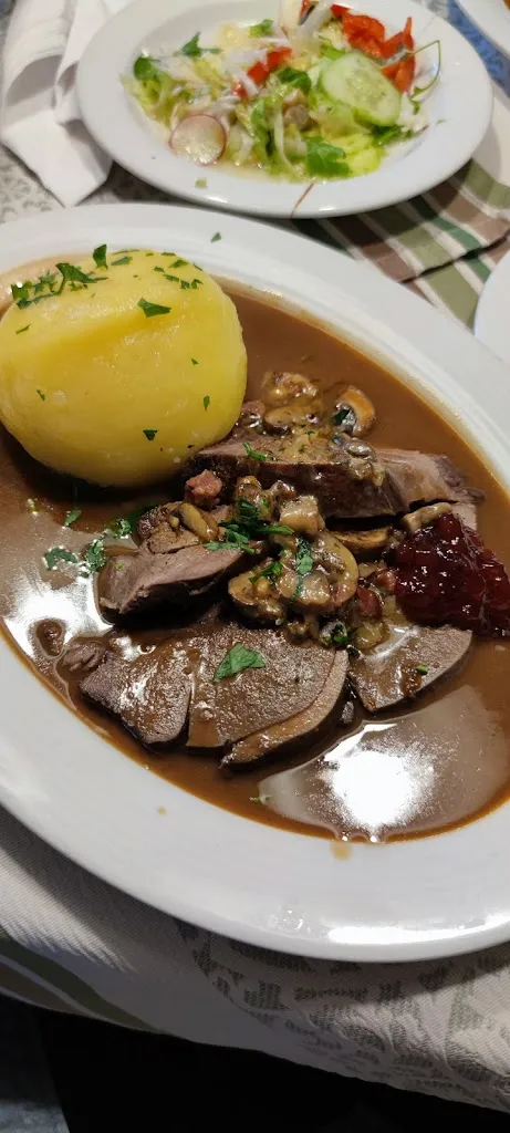 Mr. Moon_Hallerschlößchen - Melanie & Bernd Distler_Pegnitz_review