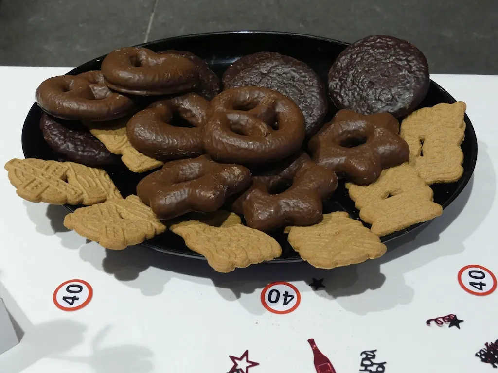 Emmerich Josef Tringl (Emmi Streng-Geheim)_Restaurant Heimkantine_Herzogenaurach_review