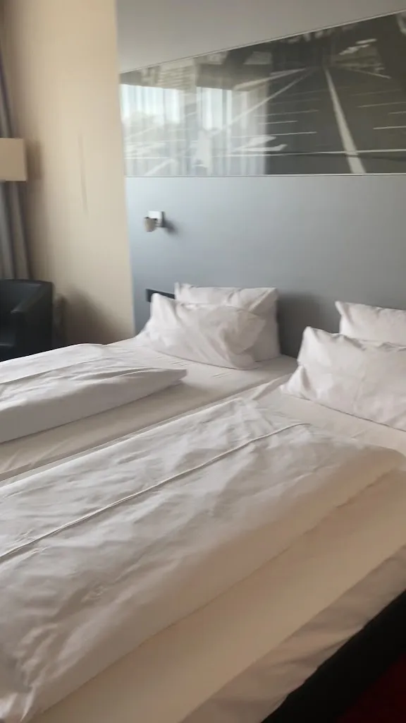 NOVINA HOTEL Herzogenaurach Herzo-Base_Herzogenaurach_slider_image_1