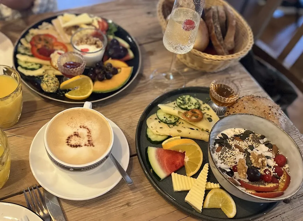 Oafach-Schea Deko-Cafe - Markus Rieger_Hohenfurch_slider_image_3