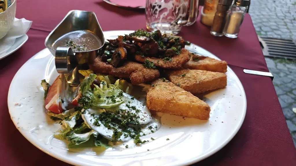 Gasthof Rotes Roß_Hof_slider_image_2