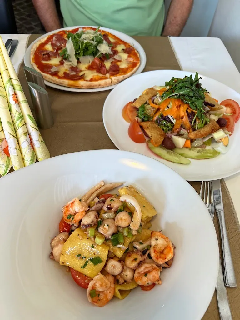 Teya Chittra Stockinger_Maxplatz Restaurant_Hof_review