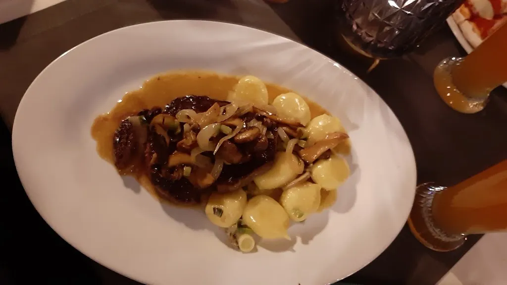 Ralf G._Maxplatz Restaurant_Hof_review