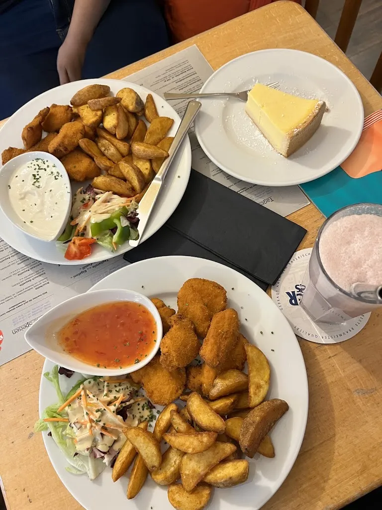 Titiksa Mondal_Rossini Bar Café Restaurant_Hof_review