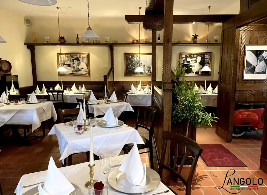 L'ANGOLO Ristorante - Pizzeria restaurant in Höhenkirchen-Siegertsbrunn