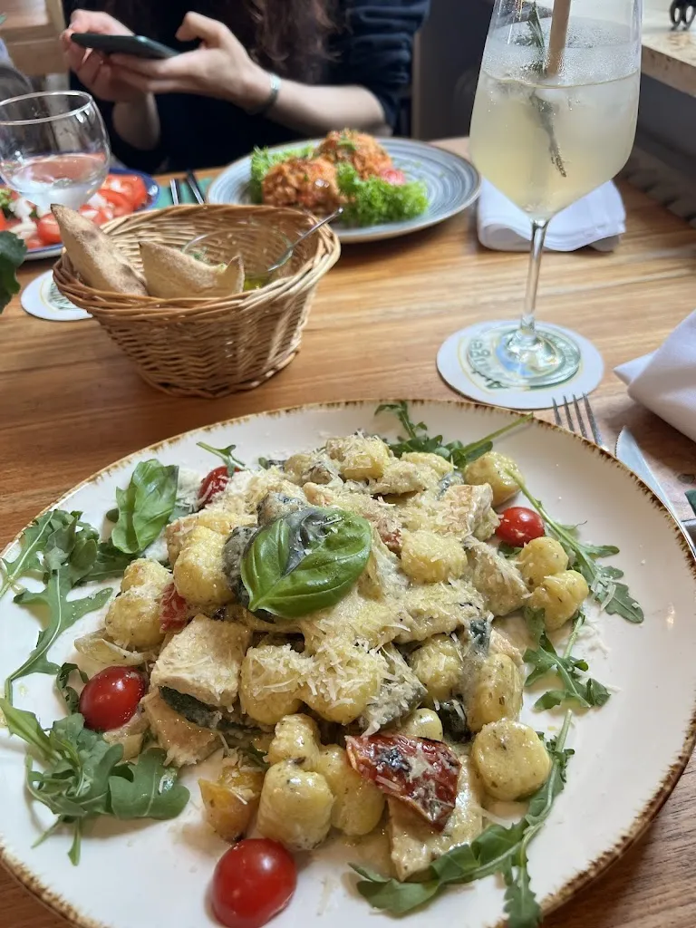 Piff Duddy_Mediterano_Höhenkirchen-Siegertsbrunn_avis