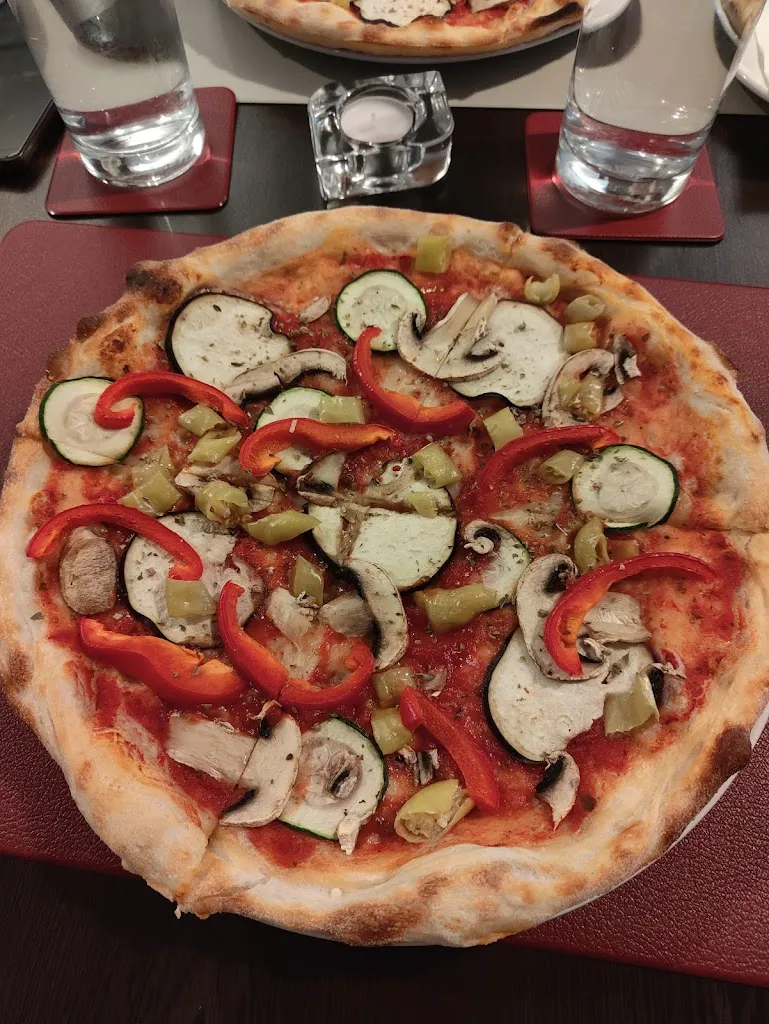 Pizzeria Café Lucania Bistro - Massimiliano Lauriola_Hollfeld_slider_image_2