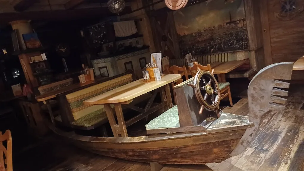 Miss Tracee_At the Olives-farmer_Füssen_reseña