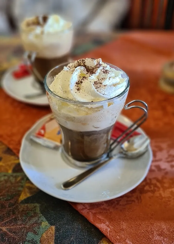 Christoph Gschwentner_Cafe Restaurant zur Rennbahn_Austria_review