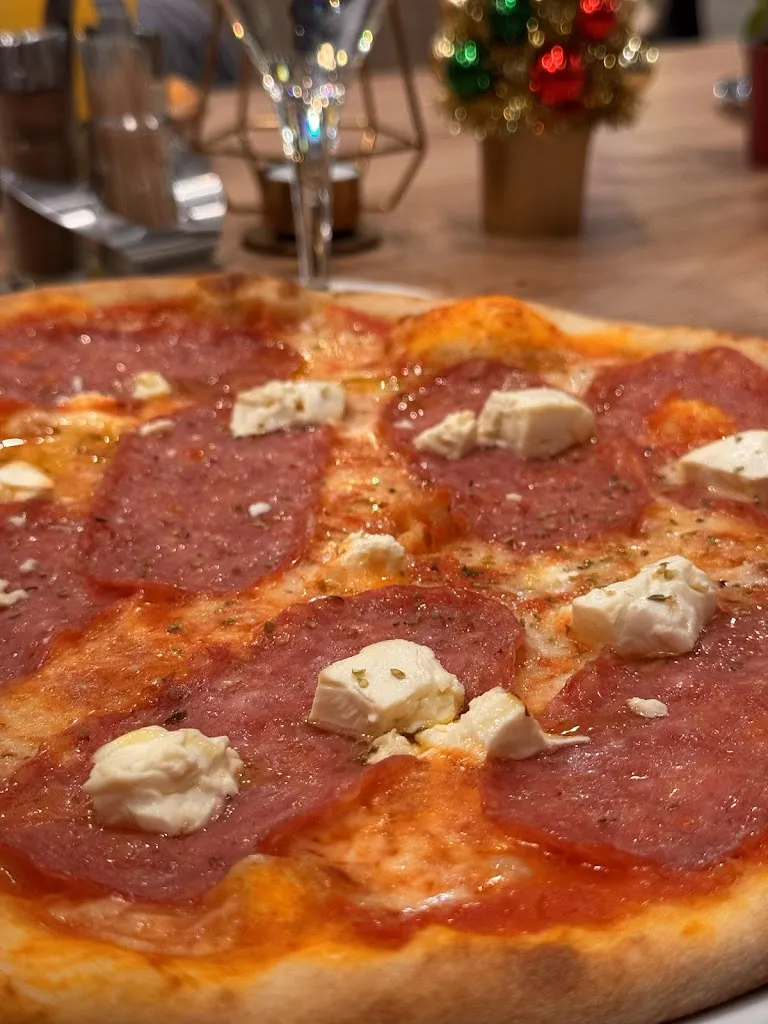 Daniel Aichner_MEDITERRAN | Bar Pizza Ristorante_Austria_review