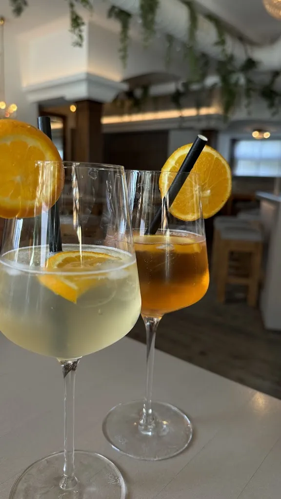 Maria Gr_Bloom Cafe & Bar Amstetten_Austria_review