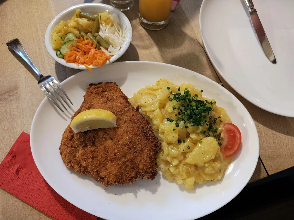 Gasthaus zur Eisenbahn_Ichenhausen_slider_image_3