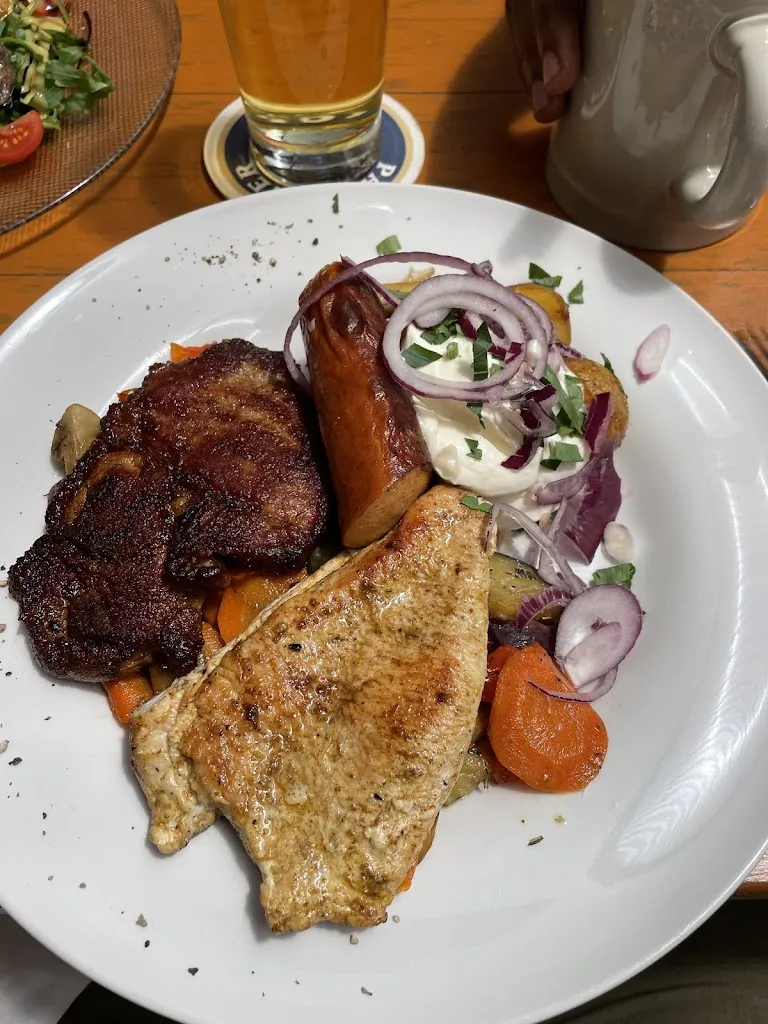 Christopher Henning-Murphy_Fohnseestüberl_Iffeldorf_review