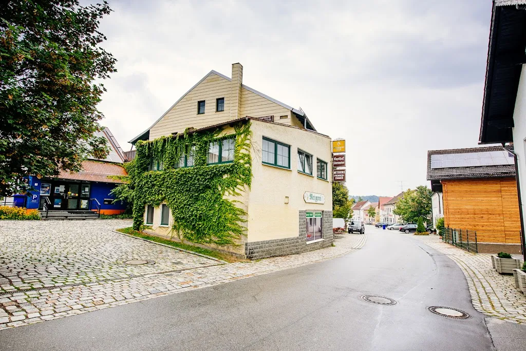 Hotel Gasthof Linsmeier restaurant in Iggensbach