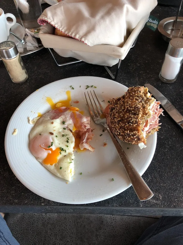 ADCNYC Clemente_Restaurant Stop & Go_Austria_review