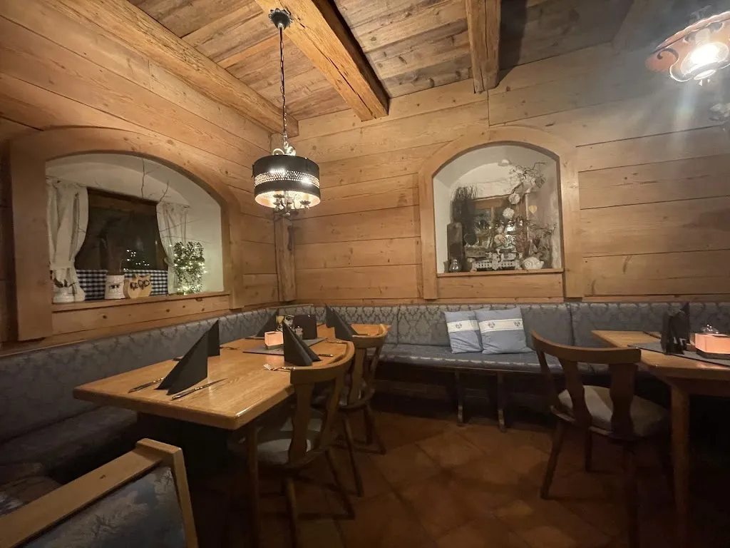 Anca Sturza_Wirtshaus Die Ewigkeit_Neukirchen_review