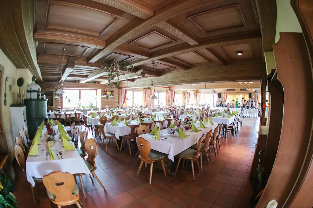 Gasthof Greindl restaurant in Bogen