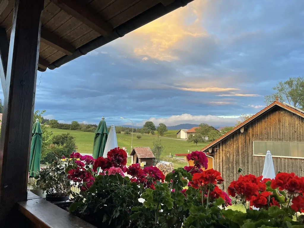 Alexander Konrad_Marianne Mühlbauer Gasthaus-Pension_Windberg_review