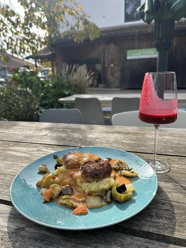 Schnee Sommer_machtSINN_Holzkirchen_review