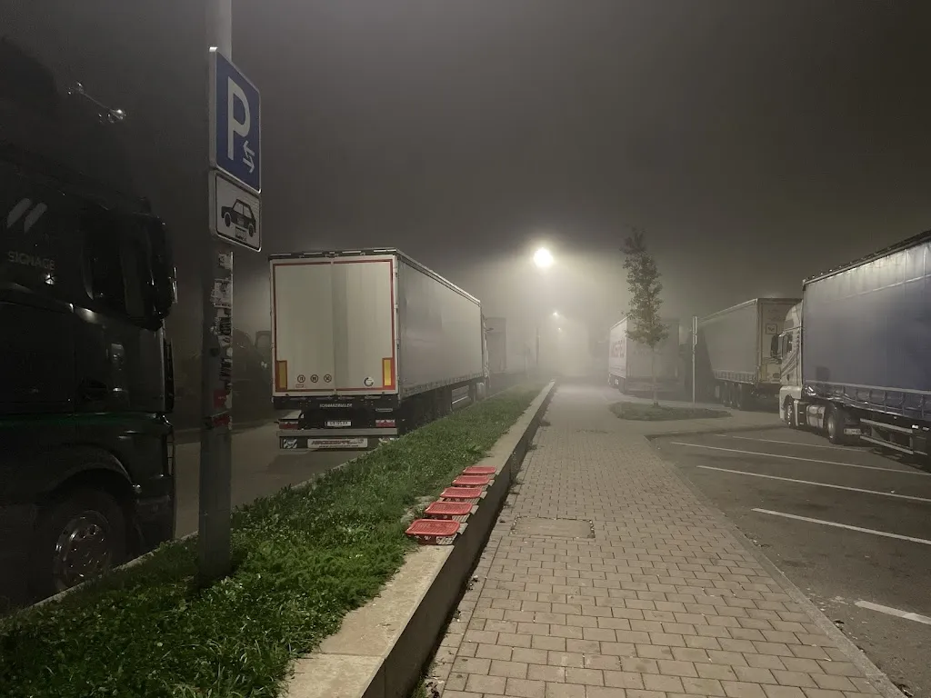 Fakhrur Rozi (NaikDelman)_Serways Raststätte Holzkirchen Süd_Holzkirchen_recensione