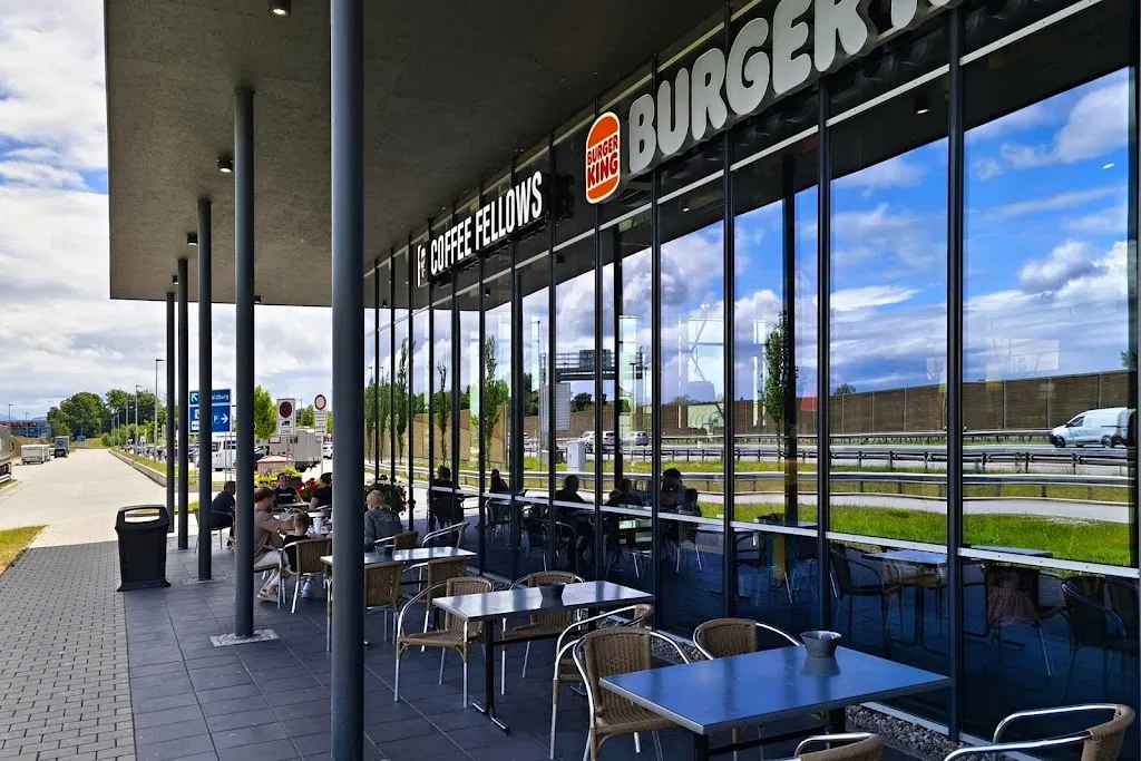 Serways Raststätte Holzkirchen Süd_Holzkirchen_slider_image_2