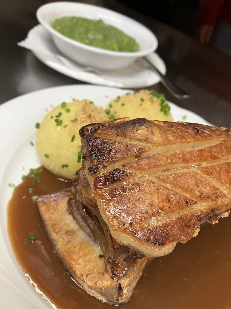 Gaststätte Zur Krone_Holzkirchen_slider_image_2