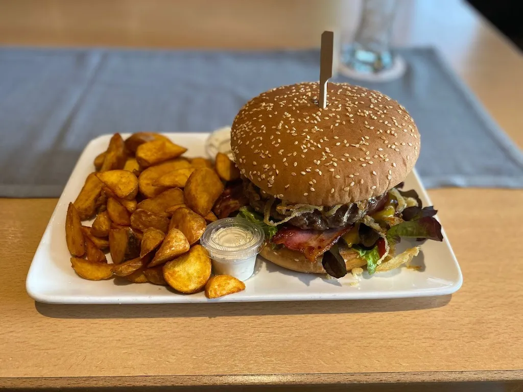 Gaststätte Zur Krone_Holzkirchen_slider_image_3