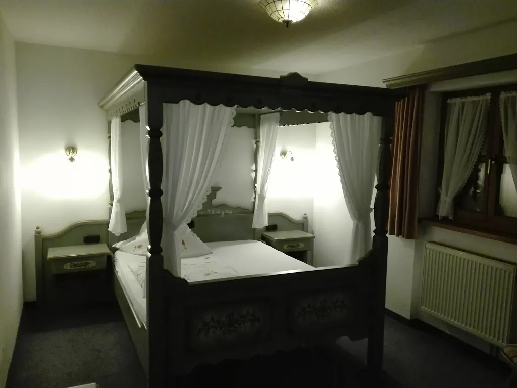 István Horváth_Pension Ludwig Thoma_Otterfing_review