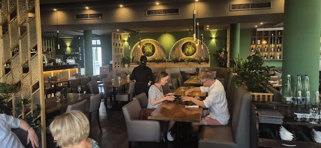 Moon Garden Restaurant_Sauerlach_slider_image_3