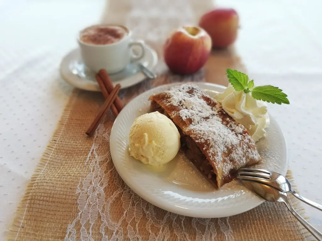 Burg-Café Werdenstein_Allgäu_slider_image_3