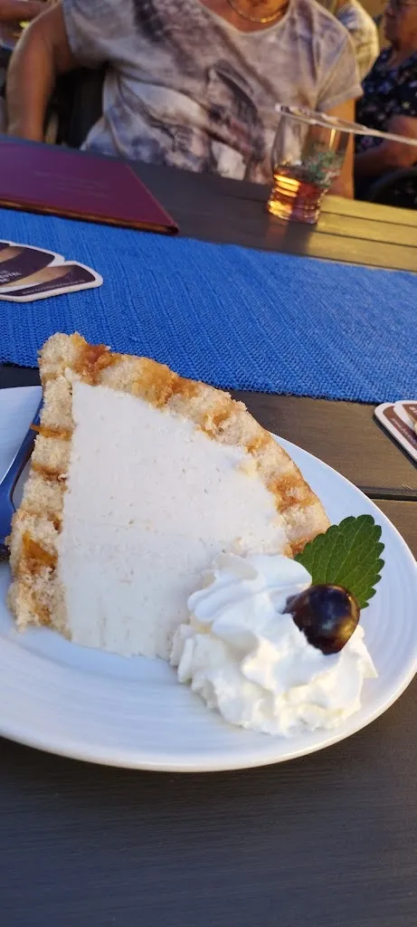 Waltraud Rückl_Schwemmer Weinbau Wengertsstübla_Ippesheim_review